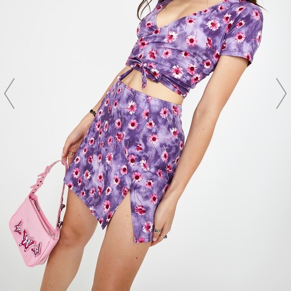 Motel Rocks Dresses & Skirts - 2/$15! Motel Rocks Purple Daisy Sheny Slit Skirt